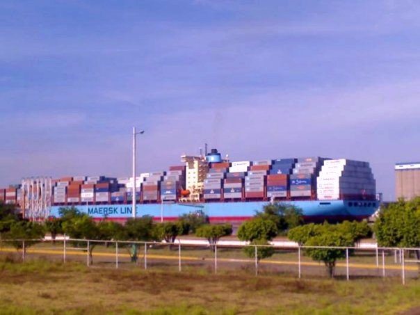 Vista del Puerto de Lázaro Cárdenas, uno de los principales puertos de comercio exterior de México