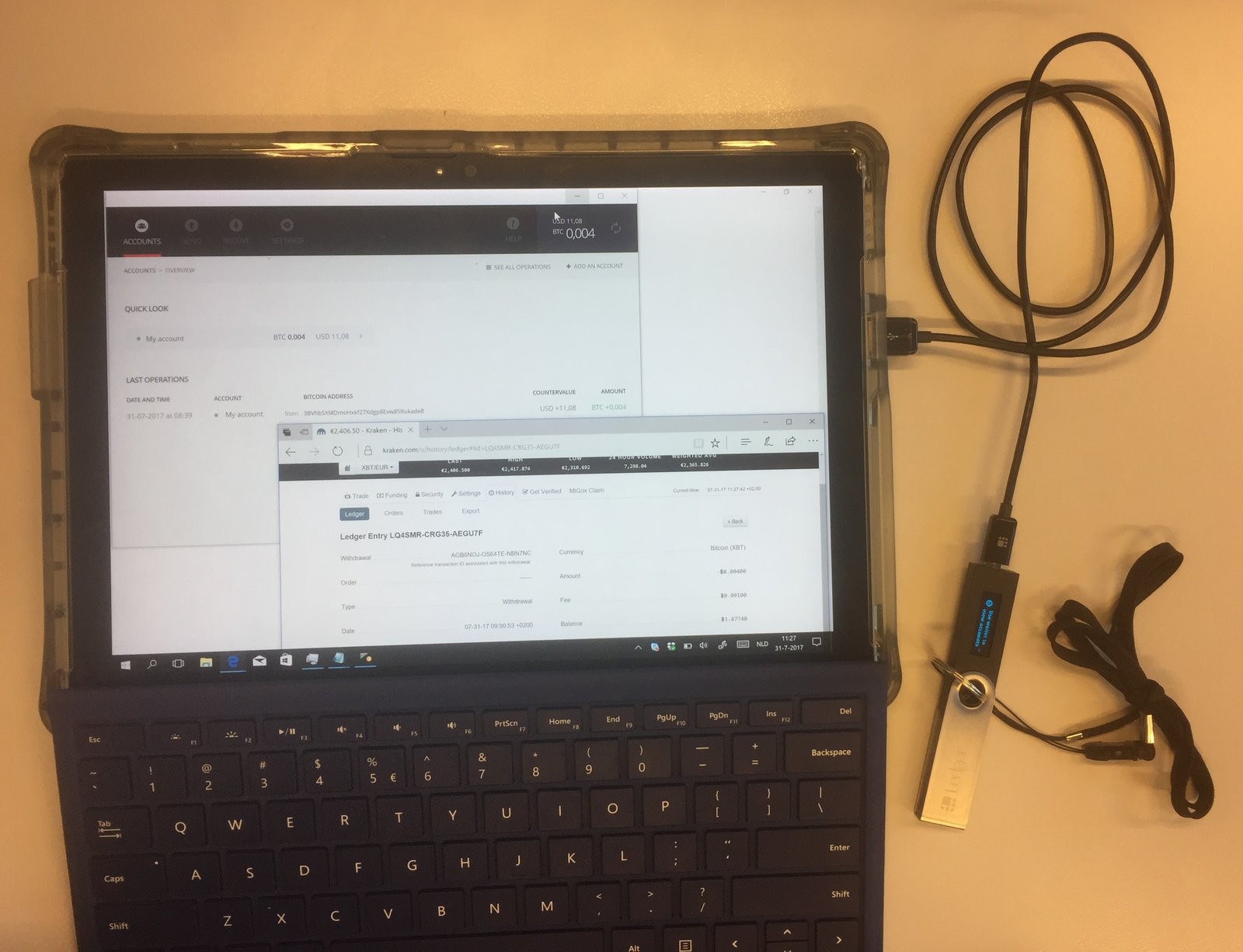 Transacción de bitcoin desde un exchange de criptomonedas hacia una billetera física (hardware wallet)